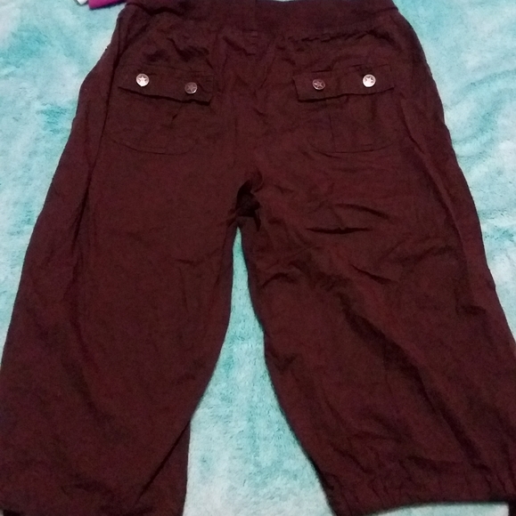 Very lite weight material, elastic waist, - Picture 3 of 4